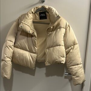 XS Zara Women's Cream Puffer Jacket